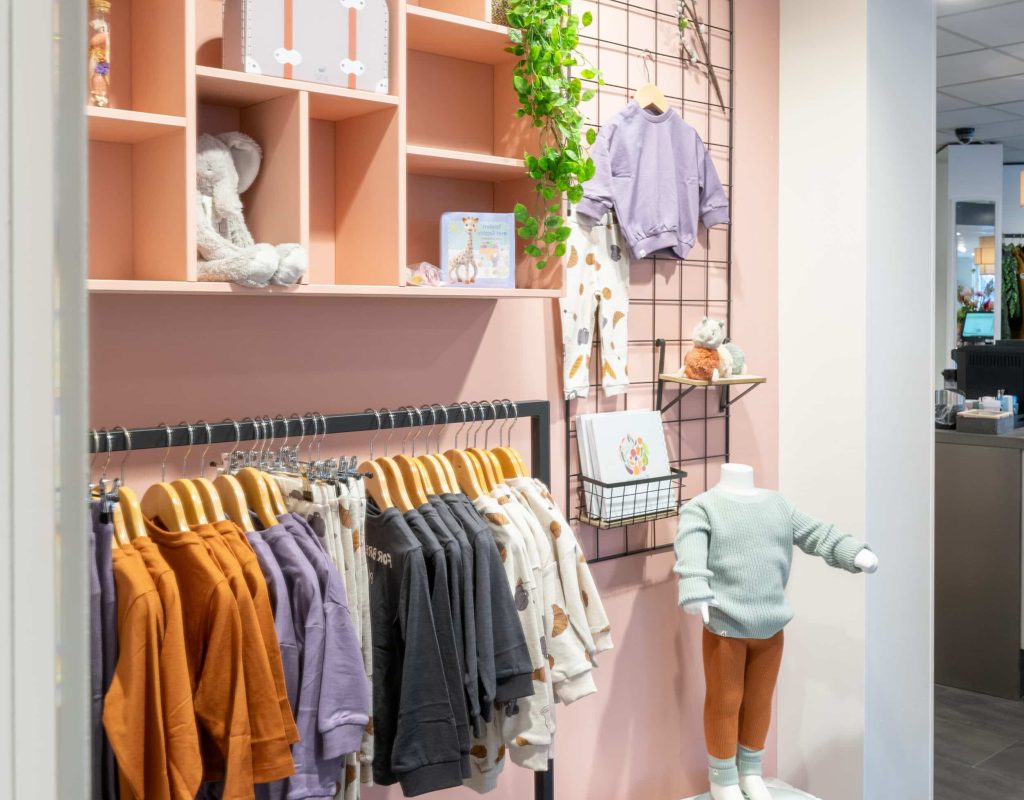 Doedels-winkelinrichting-kinderkledingwinkel-soest